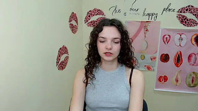 Snapshot of _SusieSu_ chatting on 03-10-25, 07:11 SusieSu online show from 03-10-25, 07:11