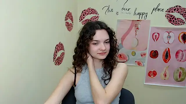 Snapshot of _SusieSu_ chatting on 03-10-25, 10:18 SusieSu online show from 03-10-25, 10:18