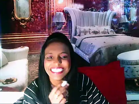Snapshot of IndianLoveBug chatting on 01-14-25, 05:19 IndianLoveBug online show from 01-14-25, 05:19