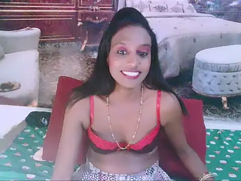 Snapshot of IndianLoveBug chatting on 12-29-24, 08:58 IndianLoveBug online show from 12-29-24, 08:58