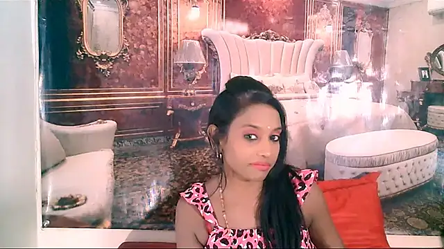 Snapshot of IndianLoveBug chatting on 09-30-25, 05:13 IndianLoveBug online show from 09-30-25, 05:13