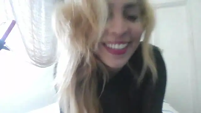 Snapshot of Gabrielleof chatting on 03-11-25, 05:02 Gabrielleof online show from 03-11-25, 05:02