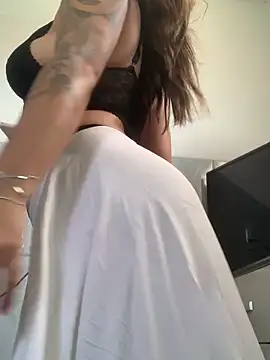 Snapshot of Gabrielleof chatting on 02-23-26, 02:39 Gabrielleof online show from 02-23-26, 02:39