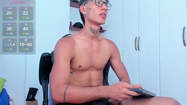 Snapshot of Jonryder_ chatting on 09-13-25, 01:22 Jonryder online show from 09-13-25, 01:22