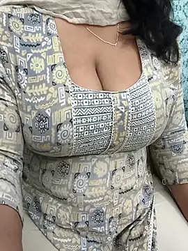 Anamika Kapoor online show from 12-17-25, 11:43