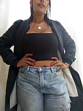 Snapshot of Sara-77 chatting on 02-18-25, 03:41 Sara-77 online show from 02-18-25, 03:41