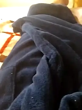 hugecrksam online show from 10-18-25, 06:26