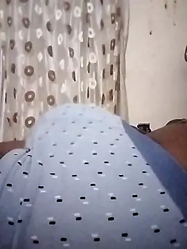 hugecrksam online show from 02-05-26, 07:10