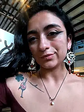 Snapshot of Lila_Desiree chatting on 05-31-26, 11:27 Lila Desiree online show from 05-31-26, 11:27
