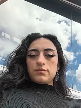 Snapshot of Lila_Desiree chatting on 05-23-26, 04:17 Lila Desiree online show from 05-23-26, 04:17