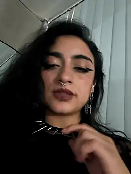 Lila Desiree online show from 12-15-25, 05:30