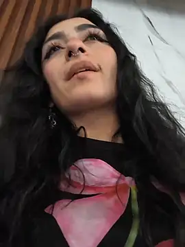 Lila Desiree online show from 06-17-26, 03:22
