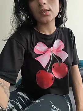 Snapshot of Lila_Desiree chatting on 05-16-26, 02:49 Lila Desiree online show from 05-16-26, 02:49