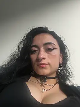 Snapshot of Lila_Desiree chatting on 05-19-26, 10:28 Lila Desiree online show from 05-19-26, 10:28