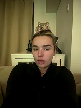 maisiesmithx online show from 10-26-25, 10:32