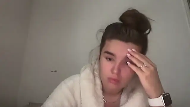 maisiesmithx online show from 10-31-25, 11:29