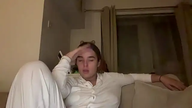 maisiesmithx online show from 10-29-25, 12:20