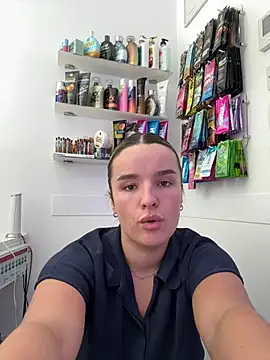 Snapshot of maisiesmithx chatting on 07-18-26, 01:52 maisiesmithx online show from 07-18-26, 01:52