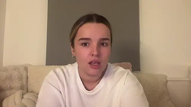Snapshot of maisiesmithx chatting on 07-13-26, 10:42 maisiesmithx online show from 07-13-26, 10:42