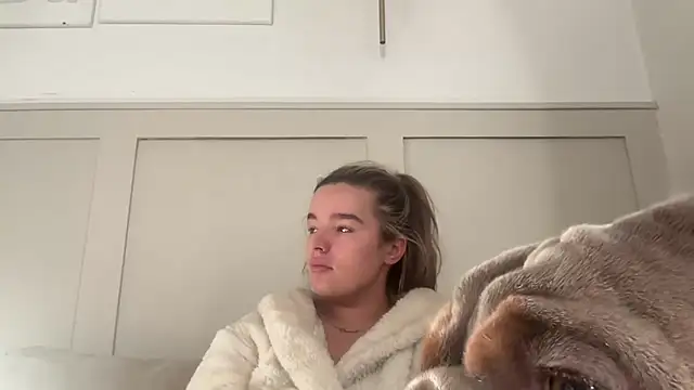 maisiesmithx online show from 11-17-25, 10:19