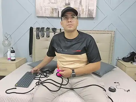 Vale n Matt online show from 09-21-25, 03:44