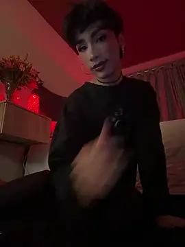 Snapshot of sue___0 chatting on 03-04-26, 06:43 sue 0 online show from 03-04-26, 06:43