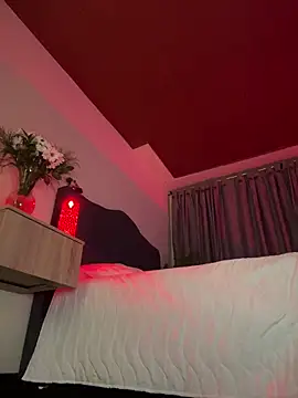 sue   0 online show from 04-12-26, 05:33