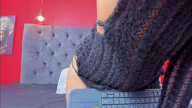 YayaHilton online show from 03-12-25, 08:19