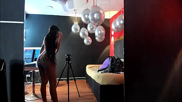 YayaHilton online show from 01-08-26, 04:18