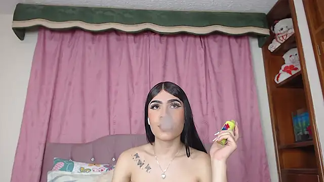Snapshot of cuttebabe_ chatting on 03-14-25, 12:21 cuttebabe  online show from 03-14-25, 12:21