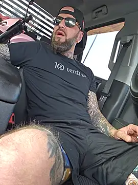 Snapshot of Beardedtattood chatting on 07-25-26, 12:11 Beardedtattood online show from 07-25-26, 12:11
