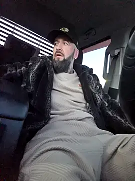 Beardedtattood online show from 04-06-26, 10:49