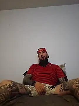 Snapshot of Beardedtattood chatting on 06-30-26, 02:11 Beardedtattood online show from 06-30-26, 02:11