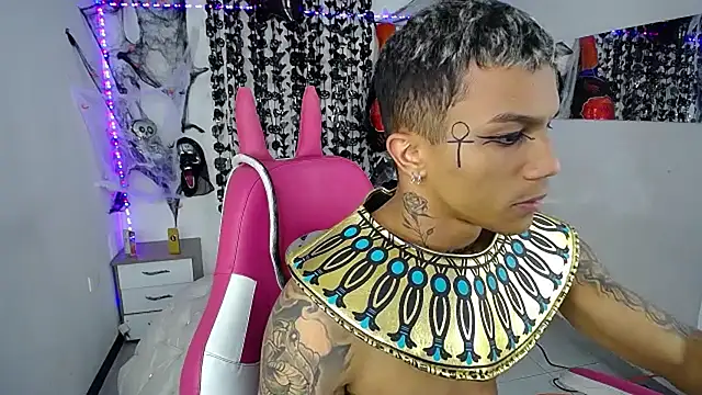 Leonard Price online show from 10-31-25, 02:52