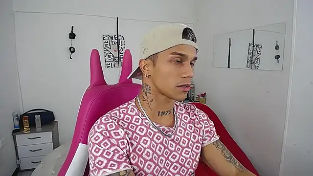 Leonard Price online show from 11-23-25, 04:22