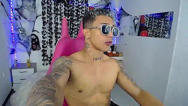 Leonard Price online show from 10-28-25, 02:12