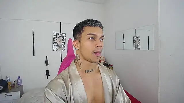 Leonard Price online show from 11-26-25, 04:01