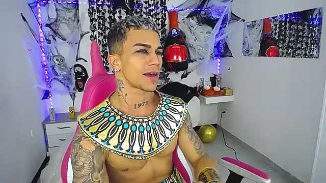 Leonard Price online show from 10-26-25, 01:44