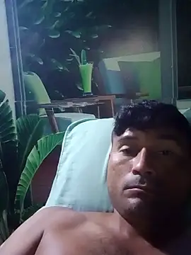 Snapshot of Diogo100 chatting on 10-18-25, 03:41 Diogo100 online show from 10-18-25, 03:41