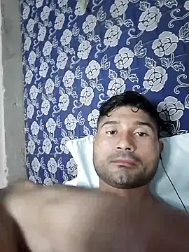 Snapshot of Diogo100 chatting on 06-20-26, 05:18 Diogo100 online show from 06-20-26, 05:18