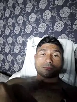 Snapshot of Diogo100 chatting on 06-19-26, 05:46 Diogo100 online show from 06-19-26, 05:46