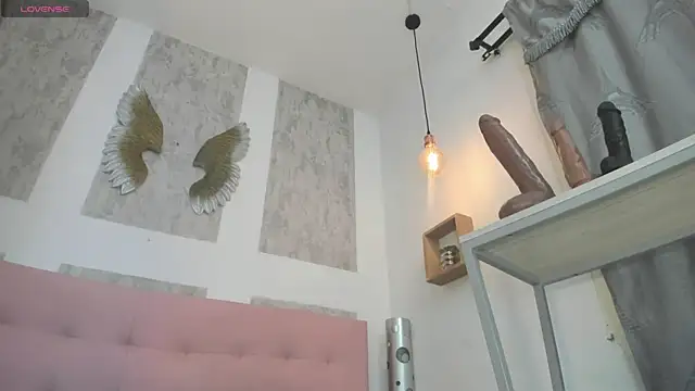 zhamira 21 online show from 04-12-26, 08:23