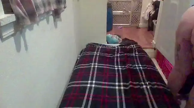 esadmisfit1 online show from 02-05-25, 07:29