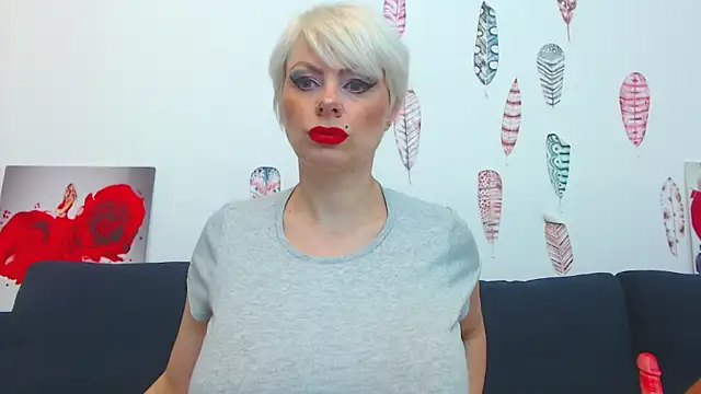 ForeverBarbie  online show from 11-09-25, 12:03