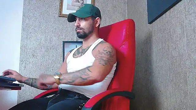 Snapshot of NigelBoydXXX chatting on 02-15-25, 11:39 NigelBoydXXX online show from 02-15-25, 11:39