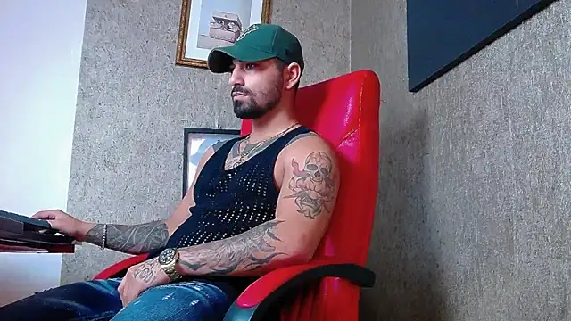Snapshot of NigelBoydXXX chatting on 02-13-25, 07:56 NigelBoydXXX online show from 02-13-25, 07:56