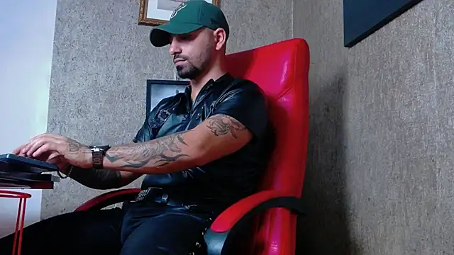 Snapshot of NigelBoydXXX chatting on 01-23-25, 10:44 NigelBoydXXX online show from 01-23-25, 10:44