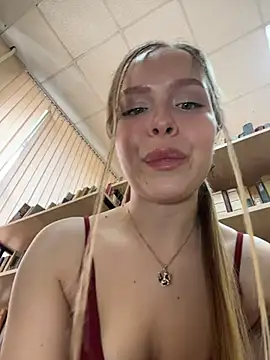 Snapshot of mur_girl chatting on 05-09-26, 12:52 mur girl online show from 05-09-26, 12:52