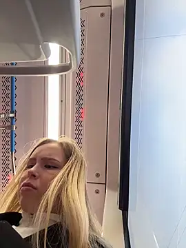 mur girl online show from 10-30-25, 01:42