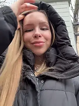 mur girl online show from 11-26-25, 11:43